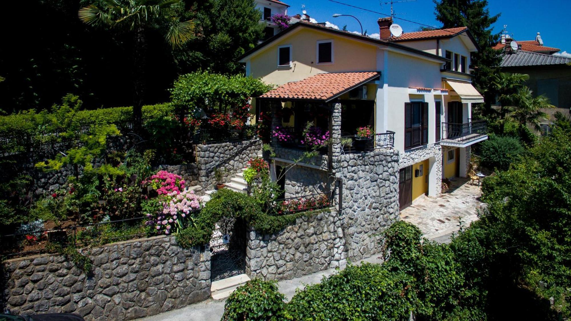 Apartment Dolores Opatija Eksteriør billede